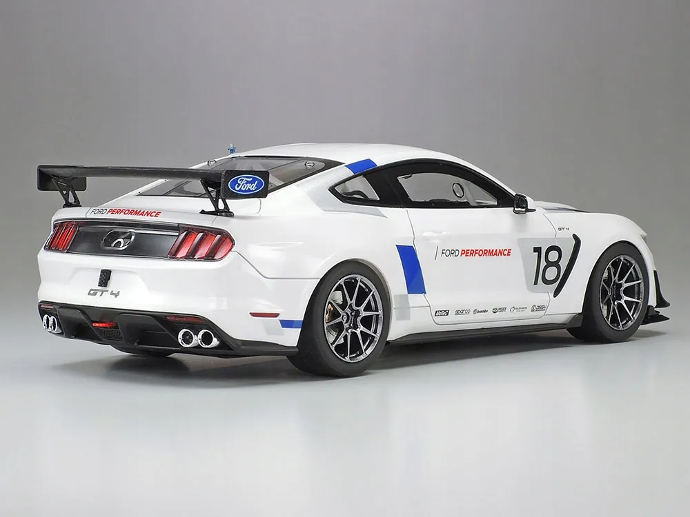 Ford Mustang GT4 model 24354 Tamiya